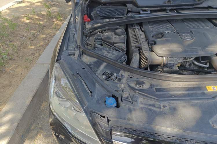Used Mercedes-Benz R-Class 2011 R 350 L 4MATIC Engine Bay Right