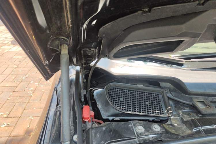 Used Mercedes-Benz R-Class 2011 R 300 L Business Model Engine Bay Right