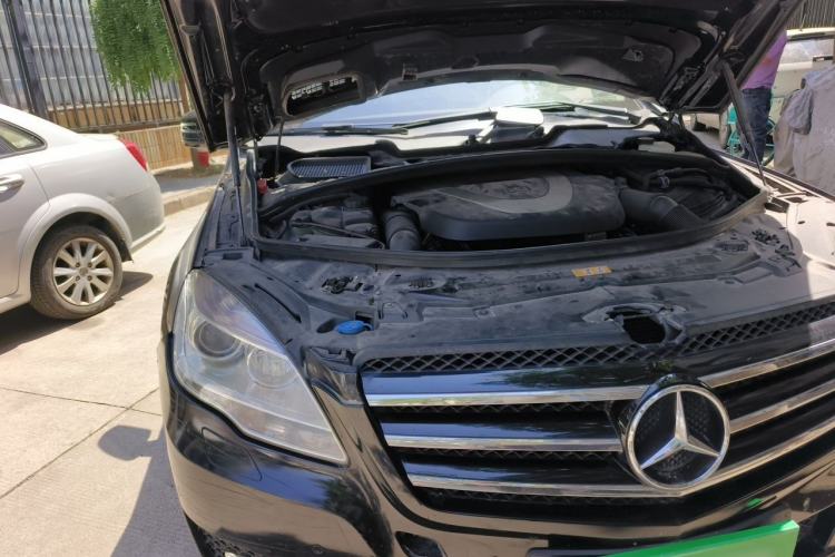 Used Mercedes-Benz R-Class 2011 R 300 L Business Model Engine Bay Right