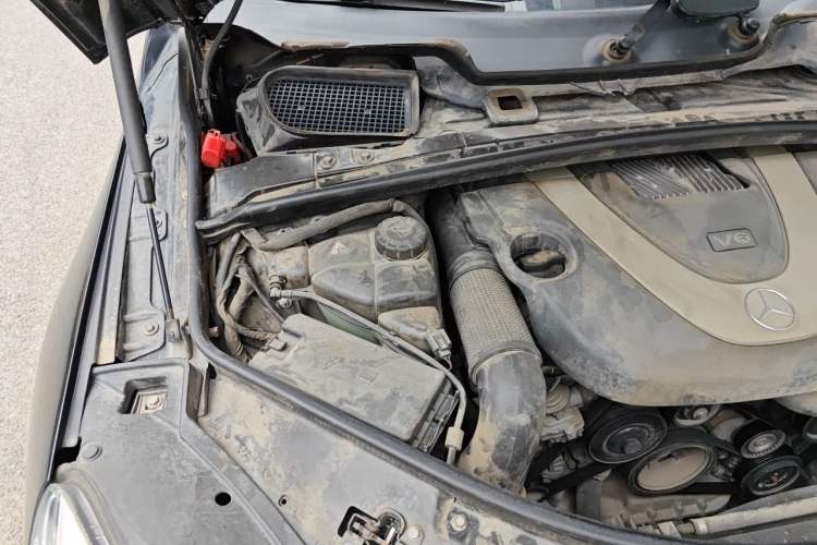 Used Mercedes-Benz R-Class 2011 R 300 L Business Model Engine Bay Right
