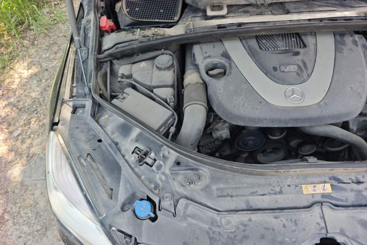 Used Mercedes-Benz R-Class 2011 R 300 L Business Model Engine Bay Right