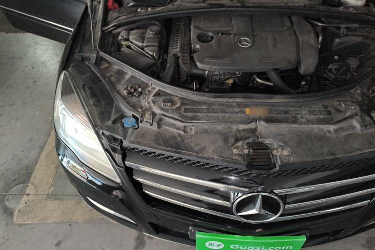 Used Mercedes-Benz R-Class 2011 R 350 L 4MATIC Engine Bay Right