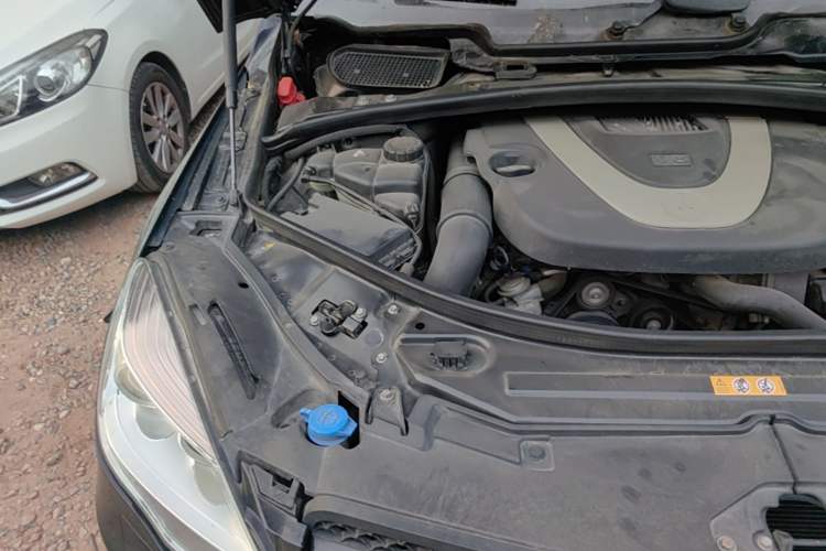 Used Mercedes-Benz R-Class 2011 R 300 L Business Model Engine Bay Right