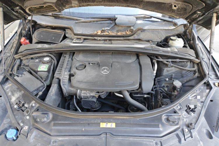 Used Mercedes-Benz R-Class 2011 R 350 L 4MATIC Engine Bay