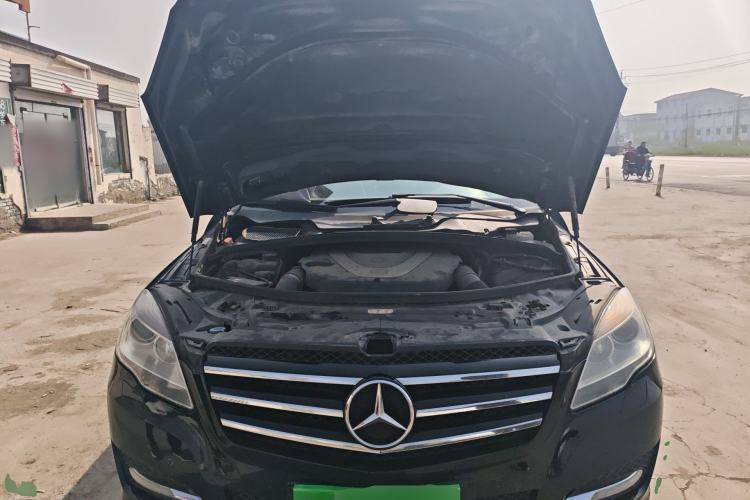 Used Mercedes-Benz R-Class 2011 R 350 L 4MATIC Engine Bay