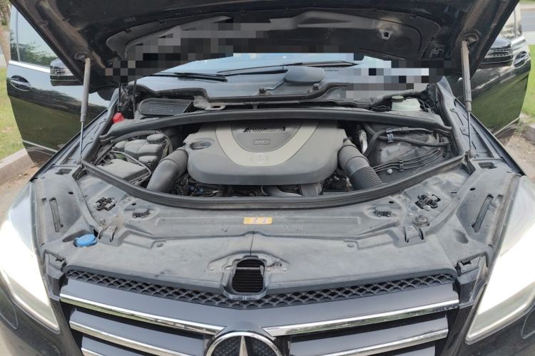 Used Mercedes-Benz R-Class 2011 R 300 L Business Model Engine Bay