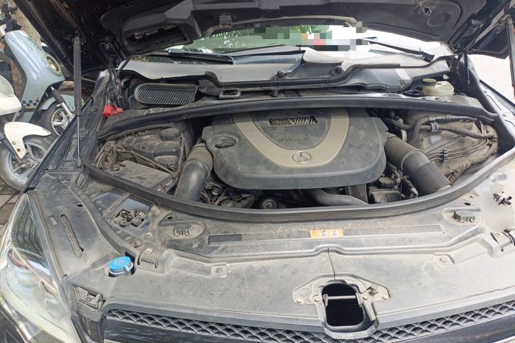 Used Mercedes-Benz R-Class 2011 R 300 L Business Model Engine Bay