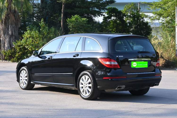 Used Mercedes-Benz R-Class 2011 R 300 L Business Model Exterior 2