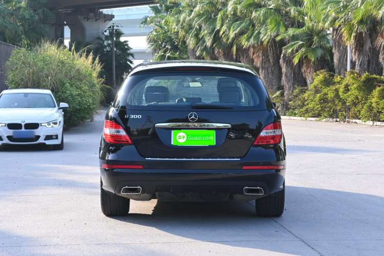 Used Mercedes-Benz R-Class 2011 R 300 L Business Model Exterior 3