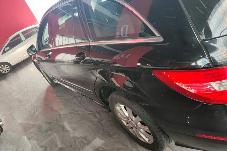 Used Mercedes-Benz R-Class 2011 R 300 L Business Model Exterior 3