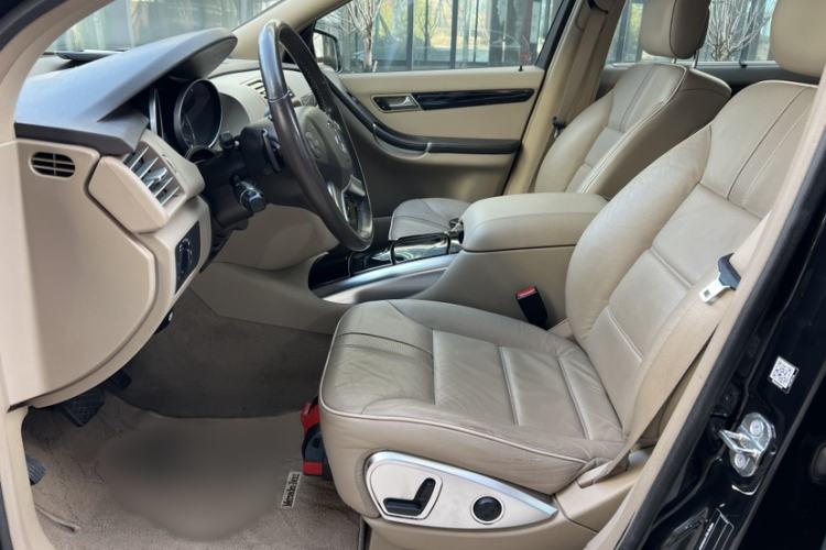 Used Mercedes-Benz R-Class 2011 R 350 L 4MATIC Exterior 5