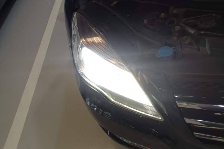 Used Mercedes-Benz R-Class 2011 R 300 L Business Model Exterior 6