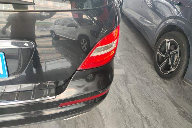 Used Mercedes-Benz R-Class 2011 R 300 L Business Model Exterior 6
