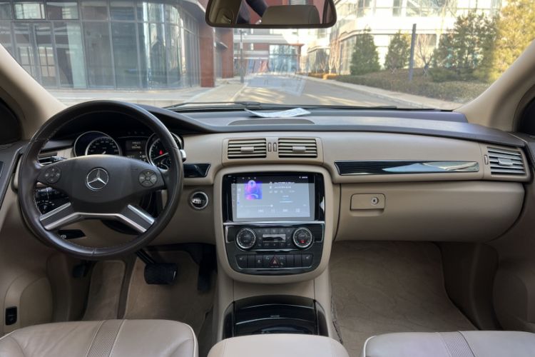 Used Mercedes-Benz R-Class 2011 R 350 L 4MATIC Exterior 8