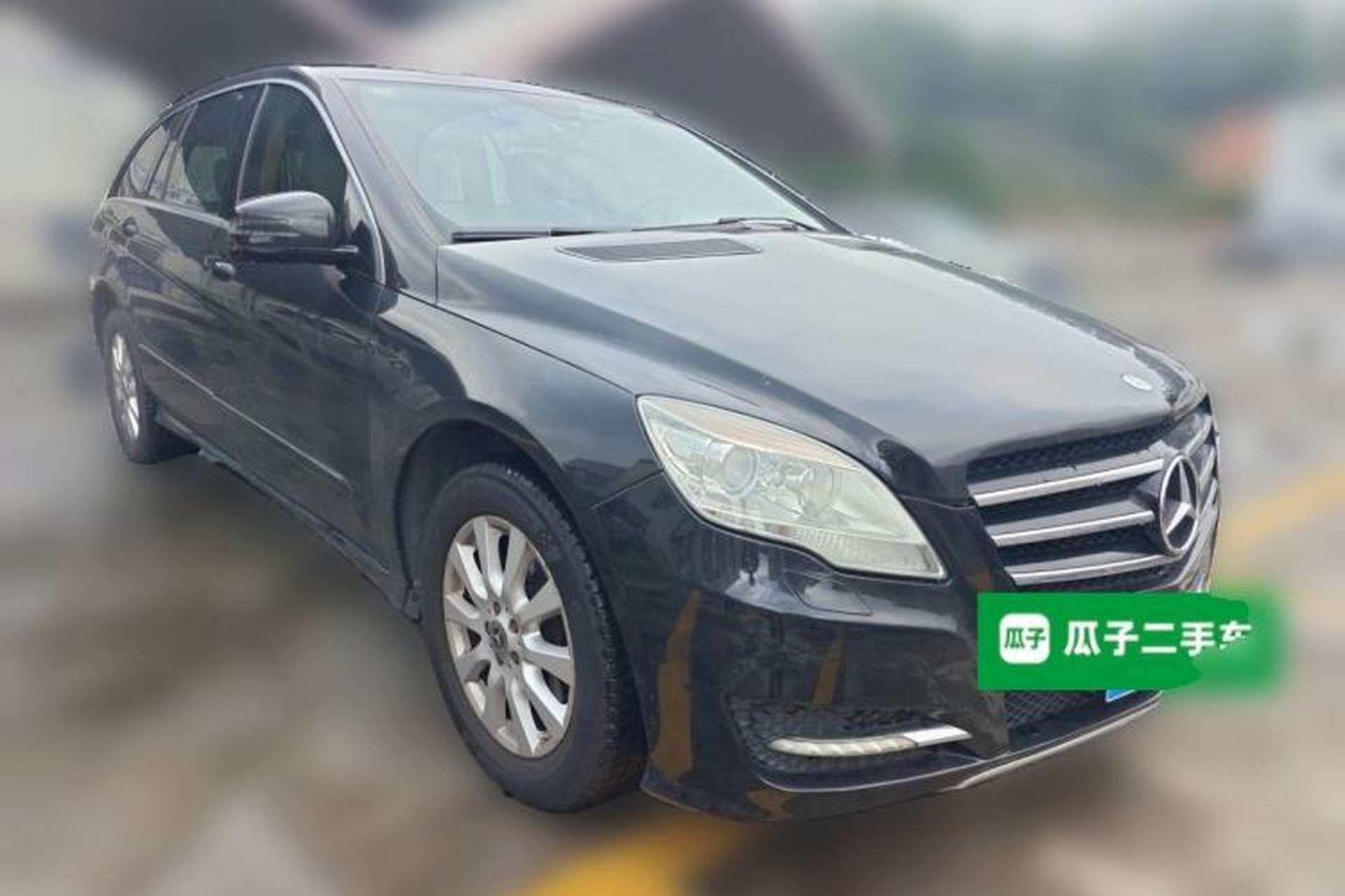Used Mercedes-Benz R-Class 2011 R 300 L Business Model Front Right 45 Deg