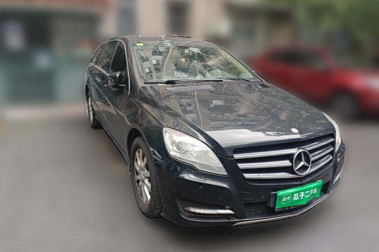 Used Mercedes-Benz R-Class 2011 R 300 L Business Model Front Right 45 Deg