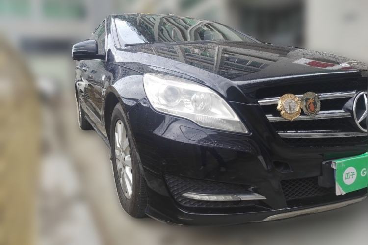 Used Mercedes-Benz R-Class 2011 R 300 L Business Model Front Right 45 Deg