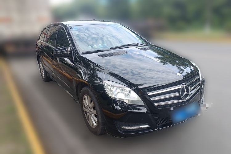 Used Mercedes-Benz R-Class 2011 R 300 L Business Model Front Right 45 Deg