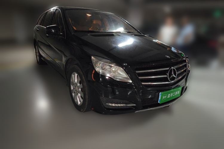 Used Mercedes-Benz R-Class 2011 R 350 L 4MATIC Front Right 45 Deg