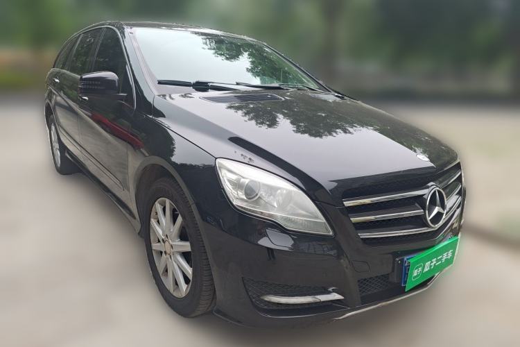 Used Mercedes-Benz R-Class 2011 R 350 L 4MATIC Front Right 45 Deg