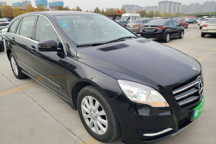 Used Mercedes-Benz R-Class 2011 R 300 L Business Model Front Right 45 Deg