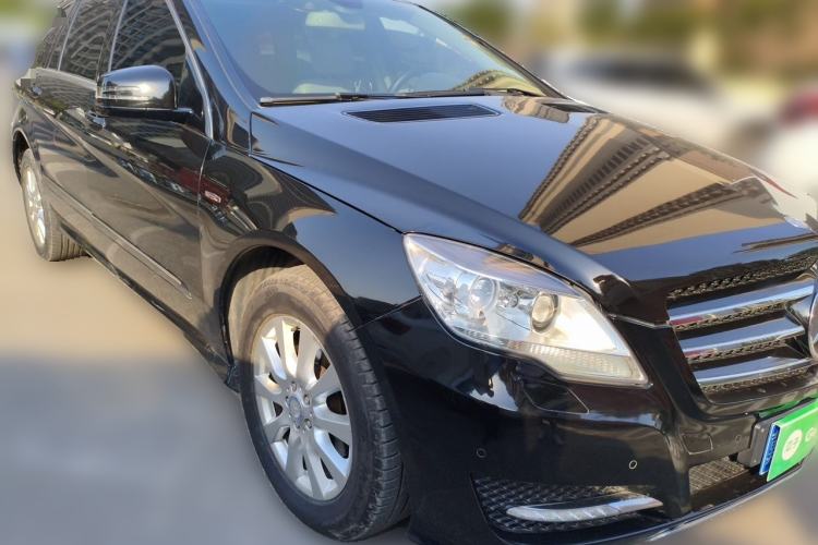Used Mercedes-Benz R-Class 2011 R 300 L Business Model Front Right 45 Deg