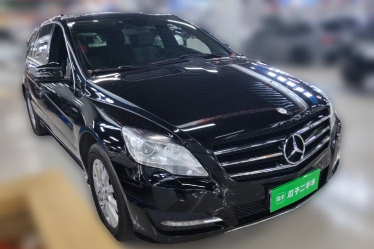 Used Mercedes-Benz R-Class 2011 R 350 L 4MATIC Front Right 45 Deg