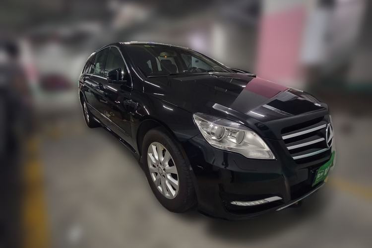 Used Mercedes-Benz R-Class 2011 R 300 L Business Model Front Right 45 Deg