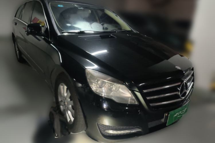 Used Mercedes-Benz R-Class 2011 R 300 L Business Model Front Right 45 Deg