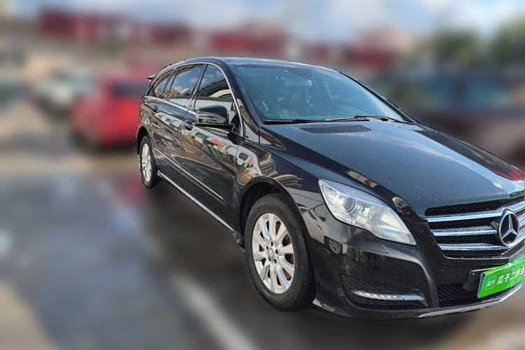 Used Mercedes-Benz R-Class 2011 R 350 L 4MATIC Front Right 45 Deg
