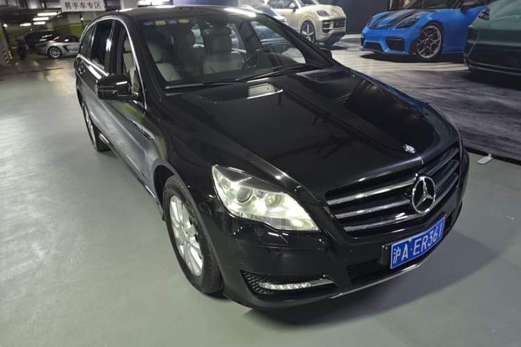 Used Mercedes-Benz R-Class 2011 R 300 L Business Model Front Right 45 Deg