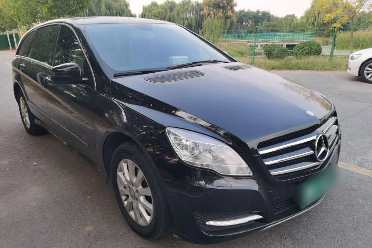 Used Mercedes-Benz R-Class 2011 R 300 L Business Model Front Right 45 Deg