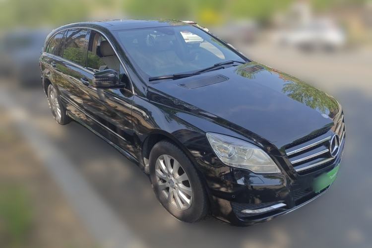 Used Mercedes-Benz R-Class 2011 R 350 L 4MATIC Front Right 45 Deg