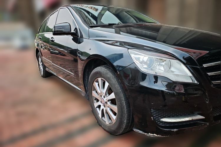 Used Mercedes-Benz R-Class 2011 R 350 L 4MATIC Front Right 45 Deg