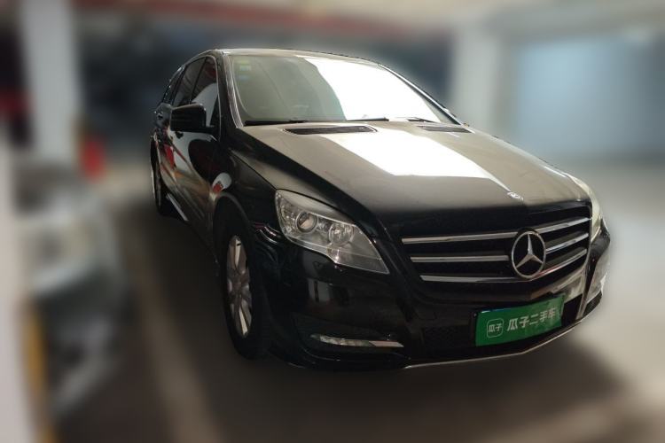 Used Mercedes-Benz R-Class 2011 R 350 L 4MATIC Front Right 45 Deg