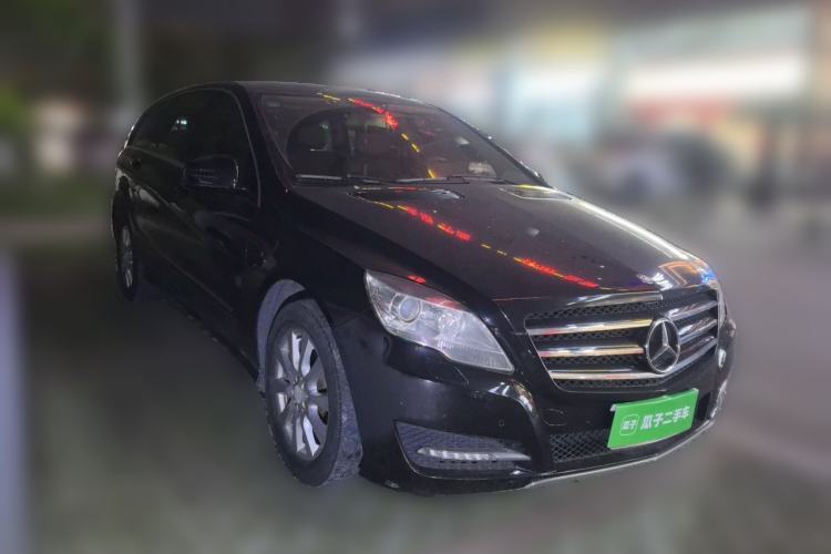 Used Mercedes-Benz R-Class 2011 R 300 L Business Model Front Right 45 Deg