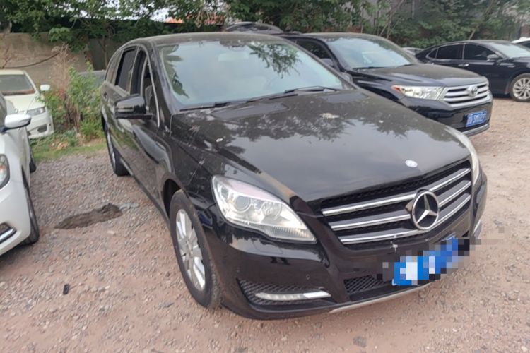 Used Mercedes-Benz R-Class 2011 R 300 L Business Model Front Right 45 Deg