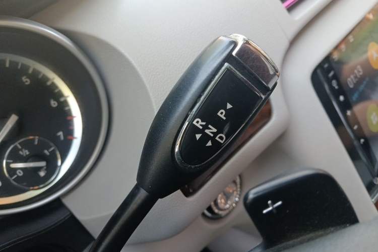 Used Mercedes-Benz R-Class 2011 R 350 L 4MATIC Gear Lever