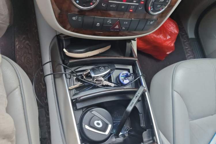 Used Mercedes-Benz R-Class 2011 R 350 L 4MATIC Gear Lever