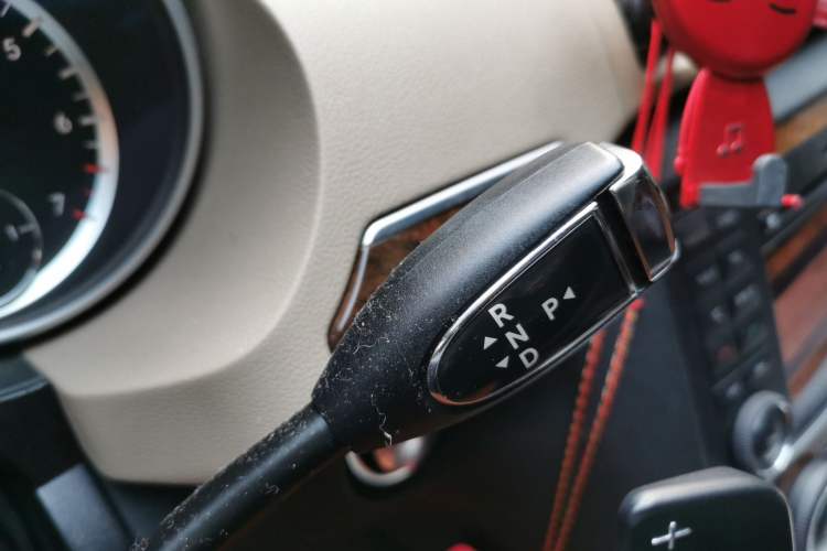 Used Mercedes-Benz R-Class 2011 R 350 L 4MATIC Gear Lever