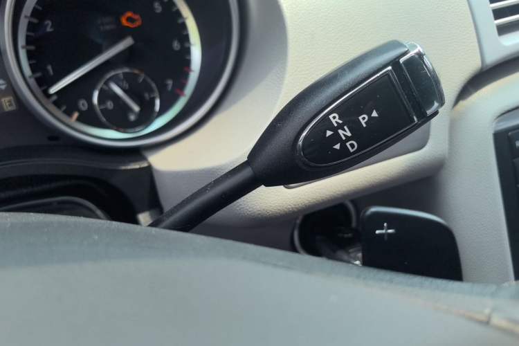 Used Mercedes-Benz R-Class 2011 R 300 L Business Model Gear Lever