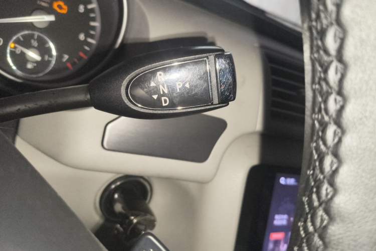 Used Mercedes-Benz R-Class 2011 R 300 L Business Model Gear Lever