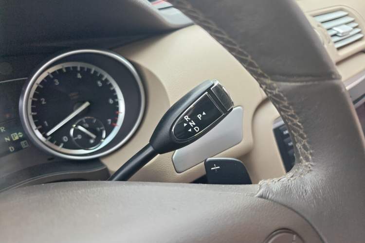 Used Mercedes-Benz R-Class 2011 R 300 L Business Model Gear Lever