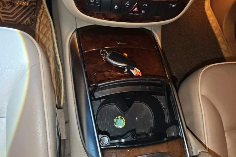 Used Mercedes-Benz R-Class 2011 R 350 L 4MATIC Gear Lever