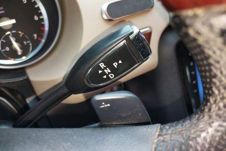 Used Mercedes-Benz R-Class 2011 R 350 L 4MATIC Gear Lever