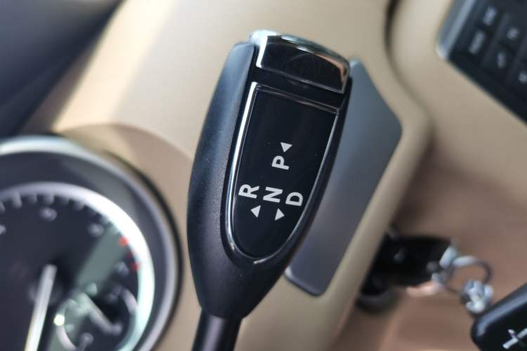 Used Mercedes-Benz R-Class 2011 R 300 L Business Model Gear Lever