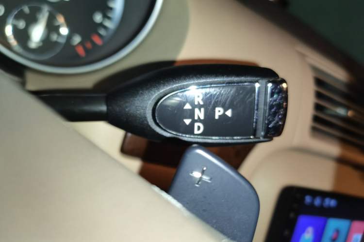 Used Mercedes-Benz R-Class 2011 R 350 L 4MATIC Gear Lever