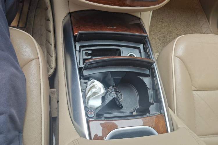 Used Mercedes-Benz R-Class 2011 R 350 L 4MATIC Gear Lever