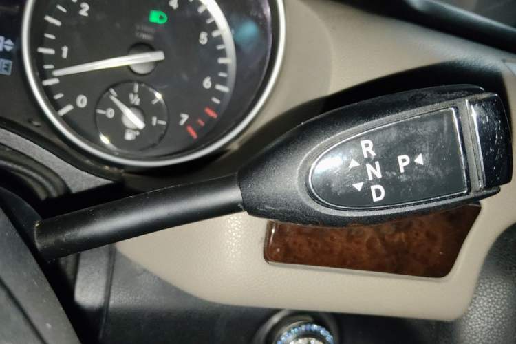Used Mercedes-Benz R-Class 2011 R 350 L 4MATIC Gear Lever