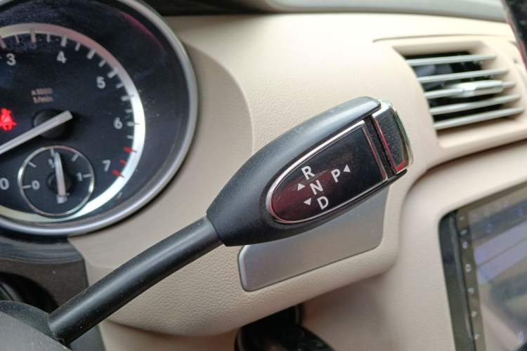 Used Mercedes-Benz R-Class 2011 R 300 L Business Model Gear Lever